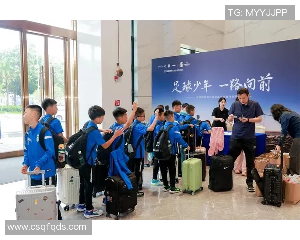 重庆乐力雅足球俱乐部携手社区共建足球文化助力青少年成长与发展